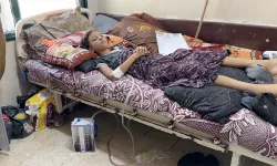 Gazze’de 10 yaşındaki kız çocuğu İsrail saldırısında yürüme yetisini kaybetti