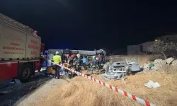 Gaziantep’te yolcu midibüsü ile otomobil çarpıştı: 7 ölü, 13 yaralı