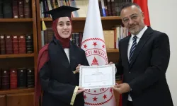 Suriye'ye dönen lise öğrencileri için Türk Büyükelçiliğinde mezuniyet töreni yapıldı