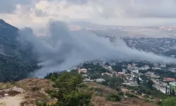 İsrail askerleri Güney Lübnan’daki evleri yaktı