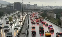 Yağış etkisini gösterdi: İstanbul trafiğinde yoğunluk yaşandı...