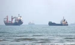 Umman açıklarında 2 gemiye saldırı! Bir gemide yangın çıktı