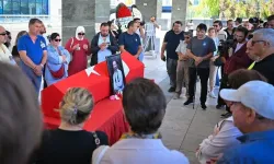 Sanat dünyası yasa boğuldu: Serhat Kılıç son yolculuğuna uğurlandı