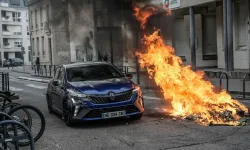 Fransa’da öğrenciler, Eğitim Bakanı ile görüşmenin ardından eylemlerine devam etme kararı aldı!