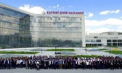 Kayseri Şehir Hastanesi'nde ebeler gebelerin doğum korkusunu yeniyor