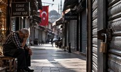 CHP'li Gürer: Yılın 8 ayında 82 bin 669 esnaf iş yerini kapattı