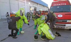 İzmir Limanı’nda KBRN tatbikatı: Kimyasal sızıntı senaryosunda 24 çalışana müdahale edildi