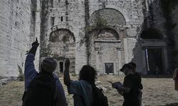 Yedikule Kapısı Bizans ve Osmanlı izlerini bir arada taşıyor: Üzerinde Sultan 3. Ahmed’in onarım kitabesi var