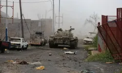 Yemen ordusundan Husilere operasyon: 190’dan fazla araç vuruldu
