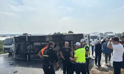 Antalya’da midibüs devrildi: Yaralılardan birinin durumu ağır!