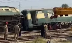 Pakistan’da tren kazası: 5 kişi hayatını kaybetti, 30’dan fazla yaralı var