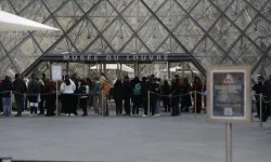 Louvre Müzesi'nin yenileme maliyetinin yüzde 75'i bilet gelirlerinden karşılanacak
