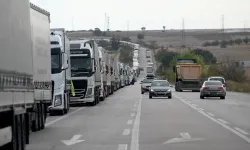 Sınır kapısında yoğunluk: Hamzabeyli’de tır kuyruğu 27 kilometre