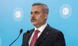 Hakan Fidan, Herzog’un konuşması sırasında salonu terk etti