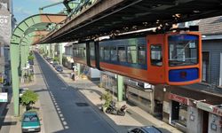 Almanya’nın asma treni Schwebebahn 125 yaşında: Wuppertal’in simgesi her gün binlerce kişi taşıyor