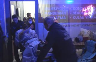 Sosyal medyadan tartıştı, bıçaklı saldırıya uğradı!