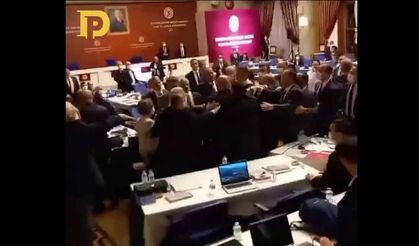 MHP’li Milletvekili Kılavuz, HDP’lilerin suratına saydırdı: Demirtaş teröristtir 
