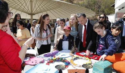 Özel çocukların el emeği ürünleri Özel Eller Sanat Şenliği'nde sergilendi