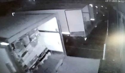 Tonlarca ağırlıktaki kamyonlar beşik gibi sallandı