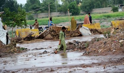 Pakistan'ın Hayber bölgesinde şiddetli yağışlar sel baskınına sebep oldu