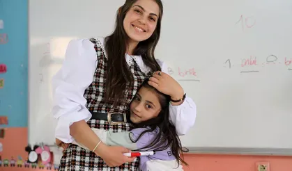 Beyza öğretmen okuldaki tek öğrencisine arkadaş oldu