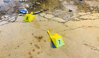 Düğün salonu önünde silahlı ve bıçaklı kavga