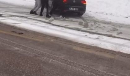 Yüzlerce araç Kartepe yolunda mahsur kaldı