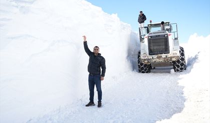 Muş'ta karla mücadele çalışmaları sürüyor