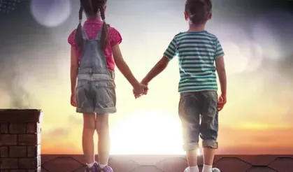 Kız ve erkek çocuklar Rabbimizin birer nimeti