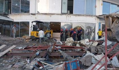 Manavgat'ta otel inşaatında çökme paniği: Facia ucuz atlatıldı