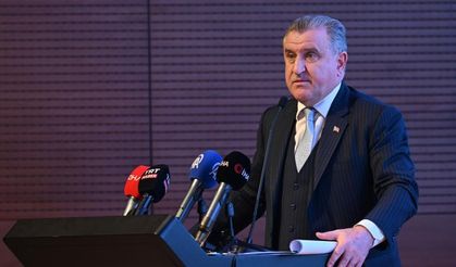 Bakan Bak: 100 bin yapay zeka girişimcisi yetiştirmeyi hedefliyoruz