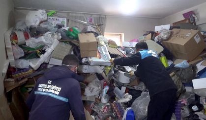Erzurum’da bir evden 25 ton çöp çıkarıldı