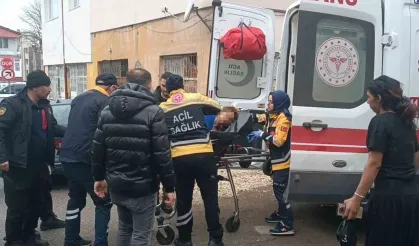 Boşanma aşamasındaki eşini bıçakla yaraladı