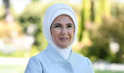 Emine Erdoğan'dan karne alan öğrencilere tebrik