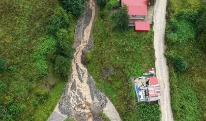 Trabzon'da Koşon Deresi taştı