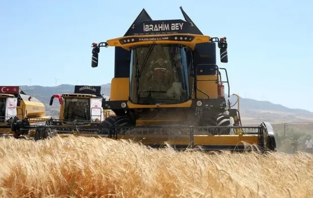 Tarım ve Orman Bakanı Yumaklı, Kırıkkale'de arpa hasadına katıldı