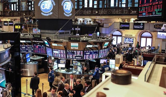 New York borsası son işlem gününe düşüşle başladı