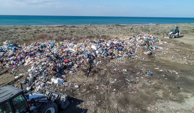 Milleyha Kuş Cenneti'nde yine çöp yığınları yükseliyor