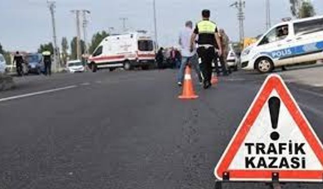 Bursa'da servis minibüsü ile ticari araç çarpıştı: 11 yaralı