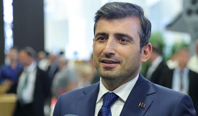 Bayraktar: Milli Teknoloji Hamlesi'nin güçlenerek büyümesinin mutluluğunu yaşıyorum