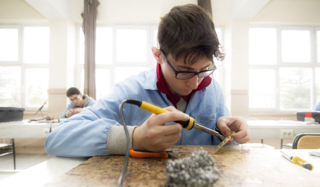 Mesleki eğitim müfredatı sektörlerin ihtiyaçları doğrultusunda güncellenecek