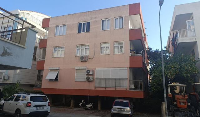 Apartman merdiveninde kalp krizi geçirip hayatını kaybetti