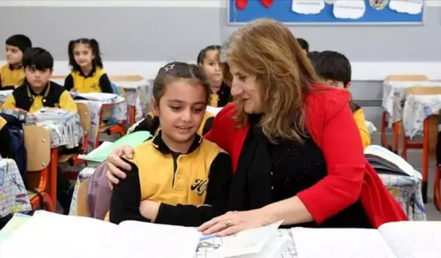 Yarım asra yakın aynı okulda görev yapan emekli öğretmene vefa