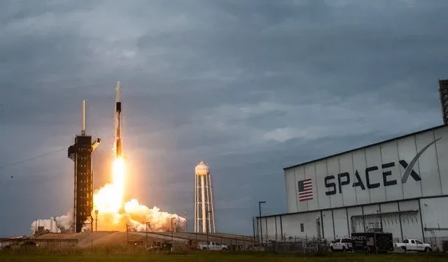 SpaceX, 23 Starlink uydusu daha fırlatıyor