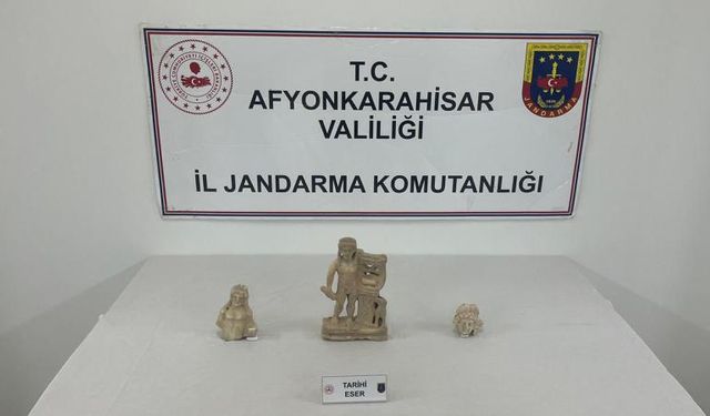 Afyonkarahisar'da Roma dönemine ait heykel ele geçirildi