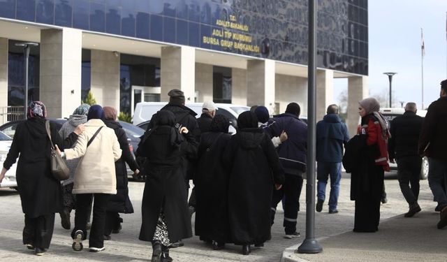 Balıkesir'deki patlamada hayatını kaybedenlerin aileleri de Bursa Adli Tıp Kurumuna geldi