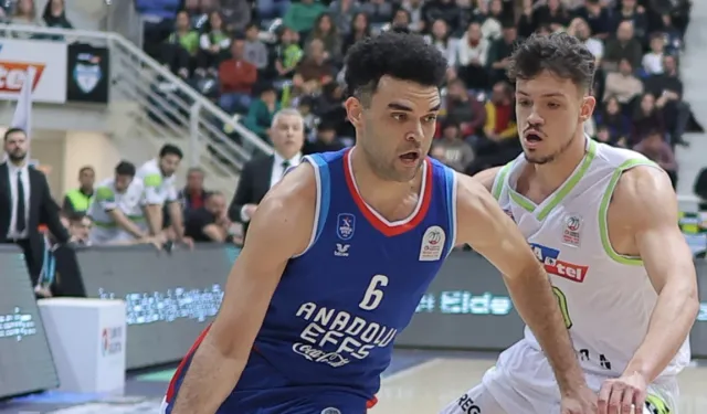 Anadolu Efes'ten Merkezefendi Belediyesi Basket'e 33 sayı fark!