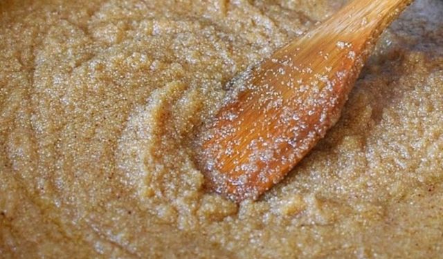 İrmik helvası yaparken 1 çay bardağı ekleyin. Kıvam almasını sağlıyor