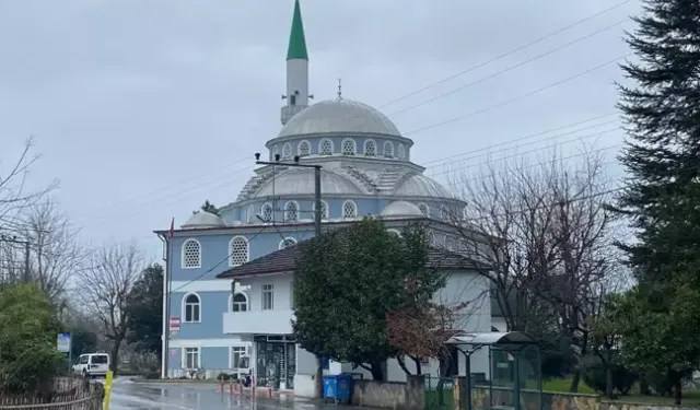 Mahalleli şaştı, kaldı! Cami cami dolaşıp selasını okuttu