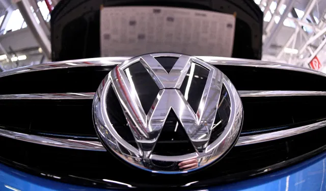 Volkswagen, Almanya’da 35 bin kişiyi işten çıkaracak